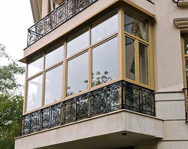 Ramowa zabudowa balkonu – co to jest? Dlaczego warto ją wybrać?